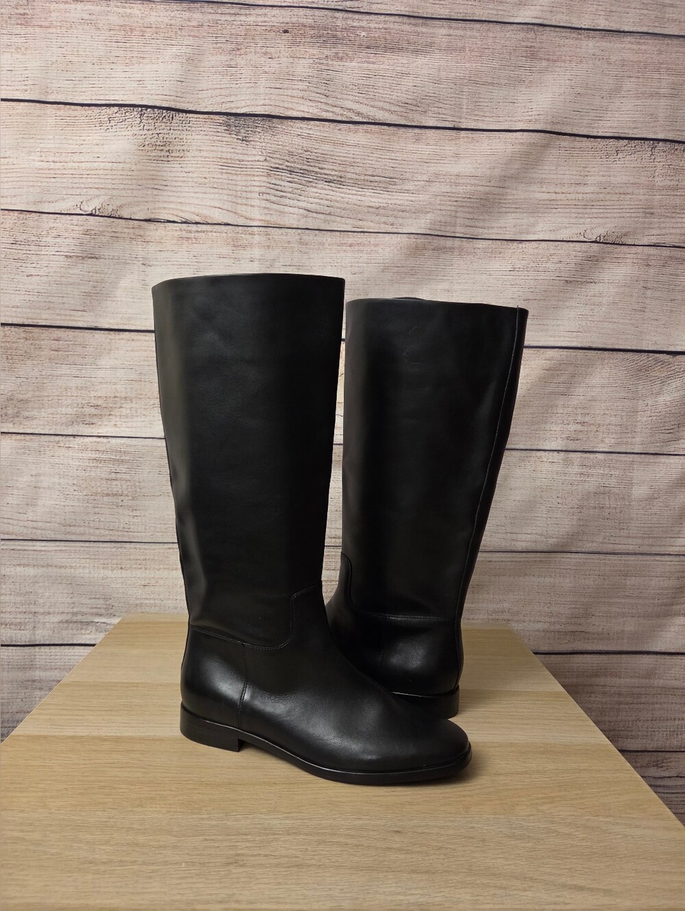 Vince

Leather Riding Boots. - Picture 10 of 15
